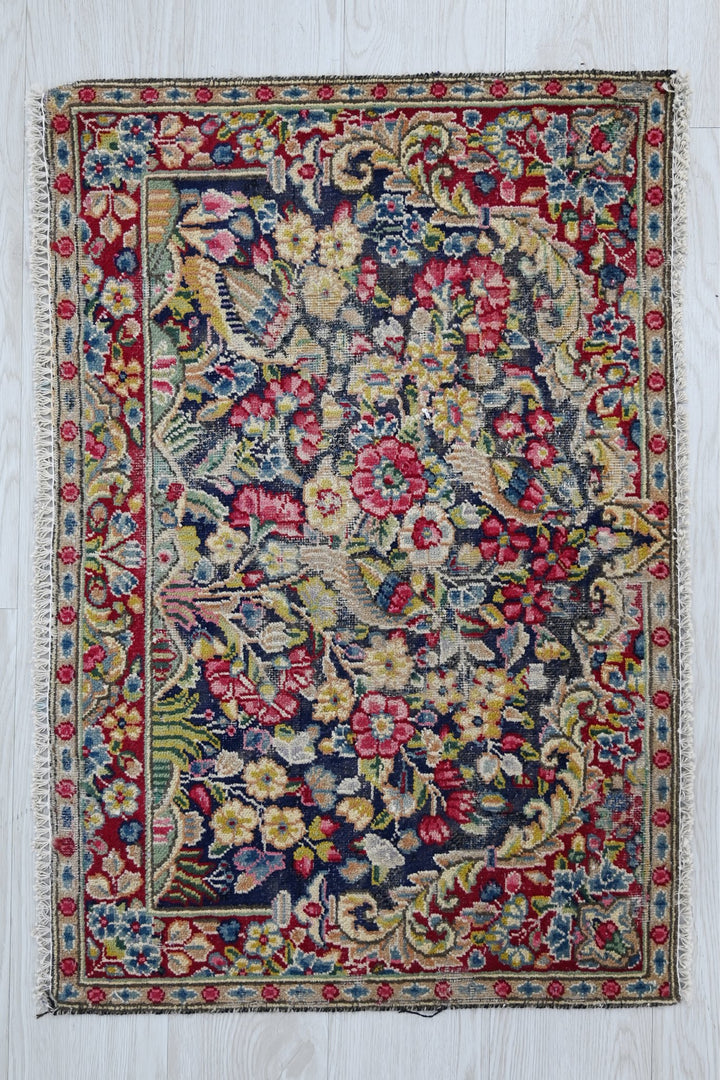 blue Accent rug 1' 11" x 2' 10"