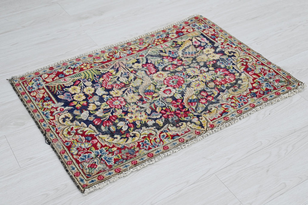 blue Accent rug 1' 11" x 2' 10"