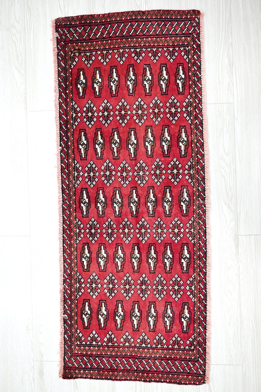 red Accent rug 1' 8" x 4' 3"