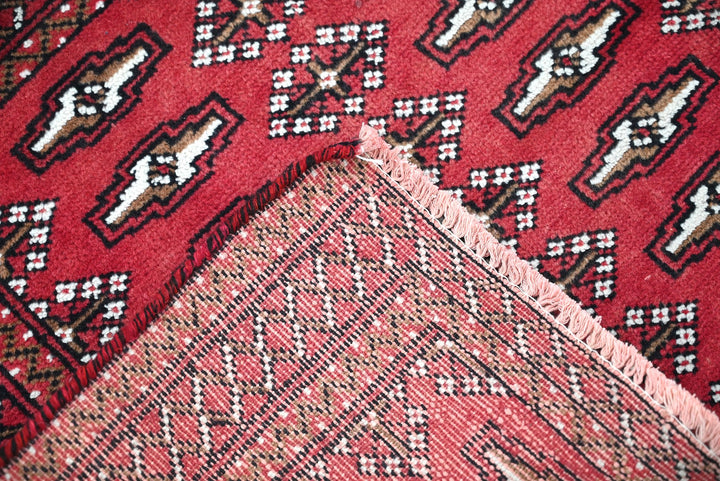 red Accent rug 1' 8" x 4' 3"