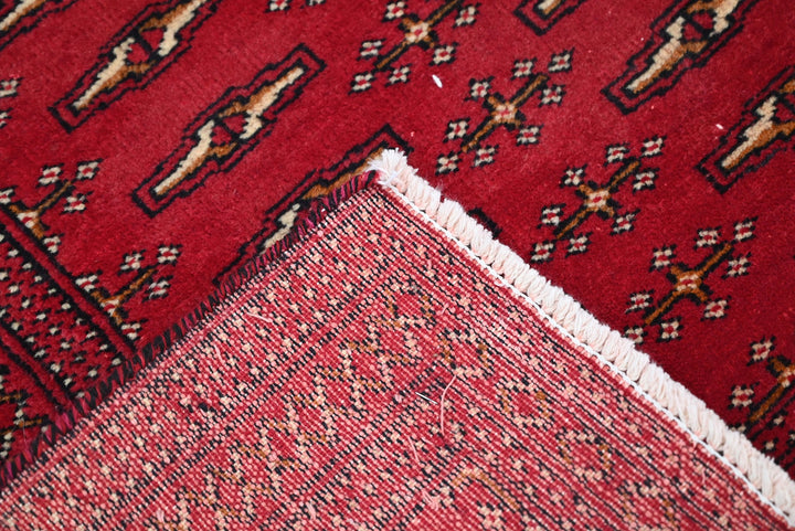 red Accent rug 2' 0" x 4' 3"