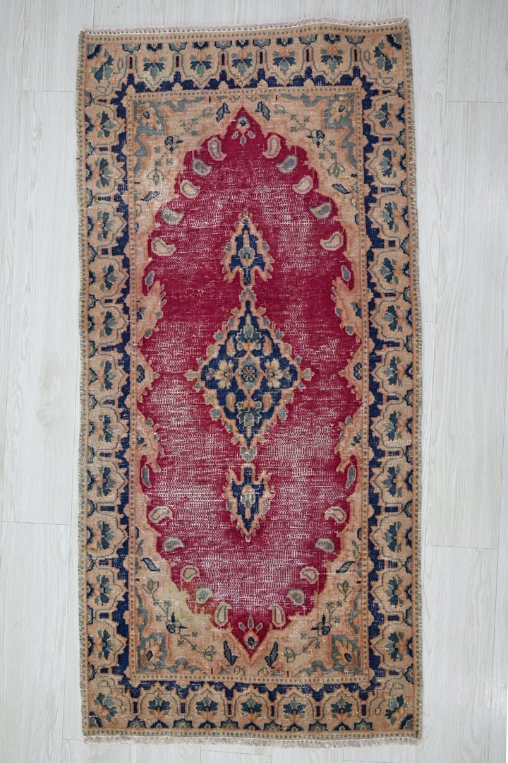 red Runner rug 2' 4" x 4' 10"