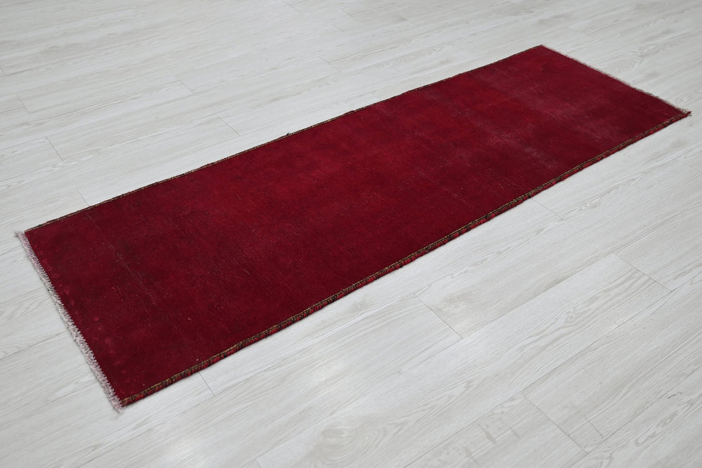 red Runner rug 2' 0" x 5' 9"