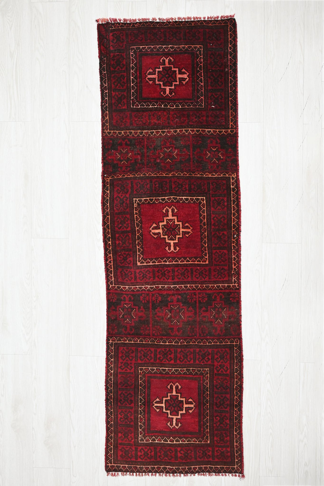 red Runner rug 1' 9" x 5' 9"