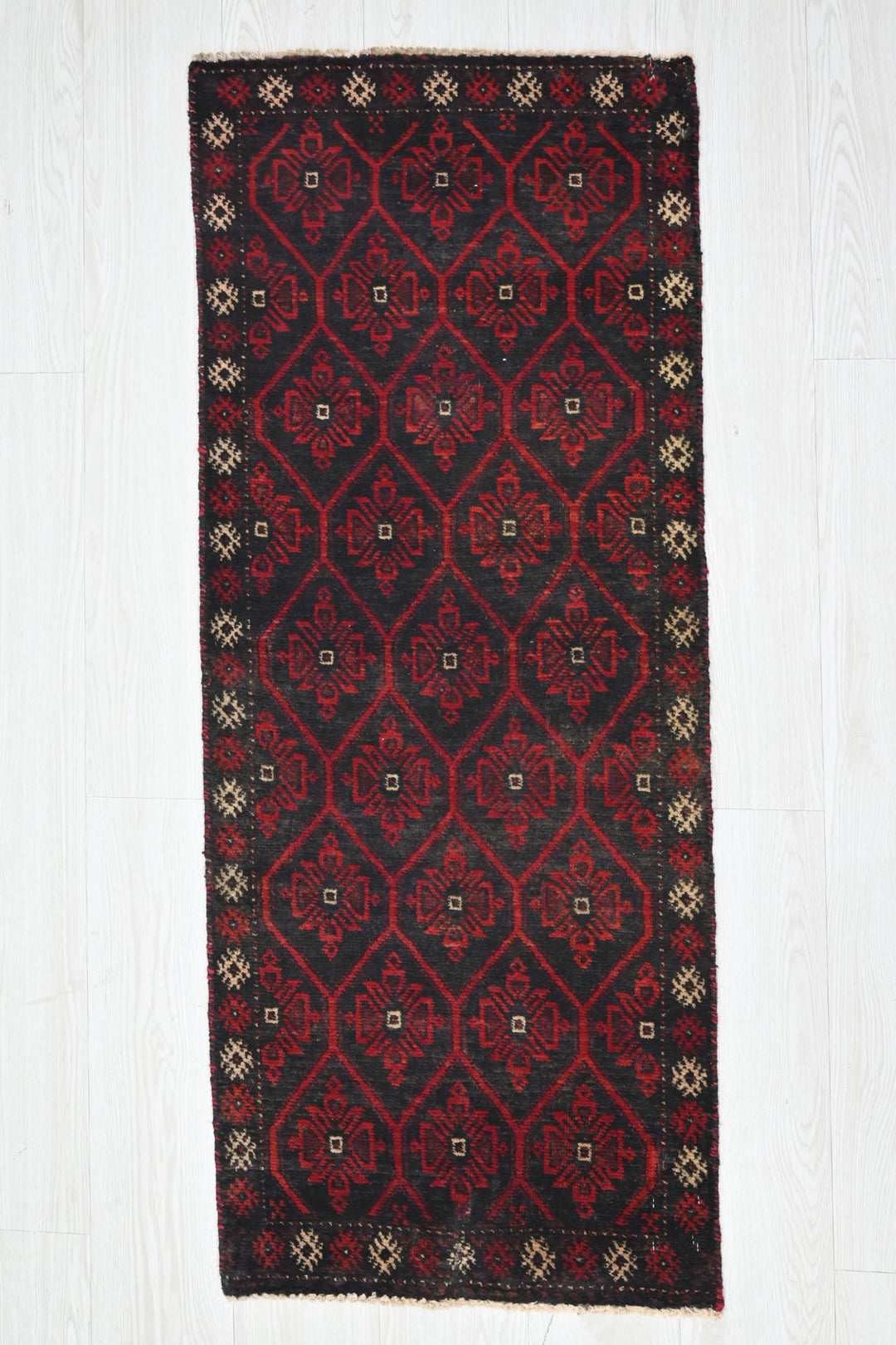 black Accent rug 1' 8" x 4' 2"