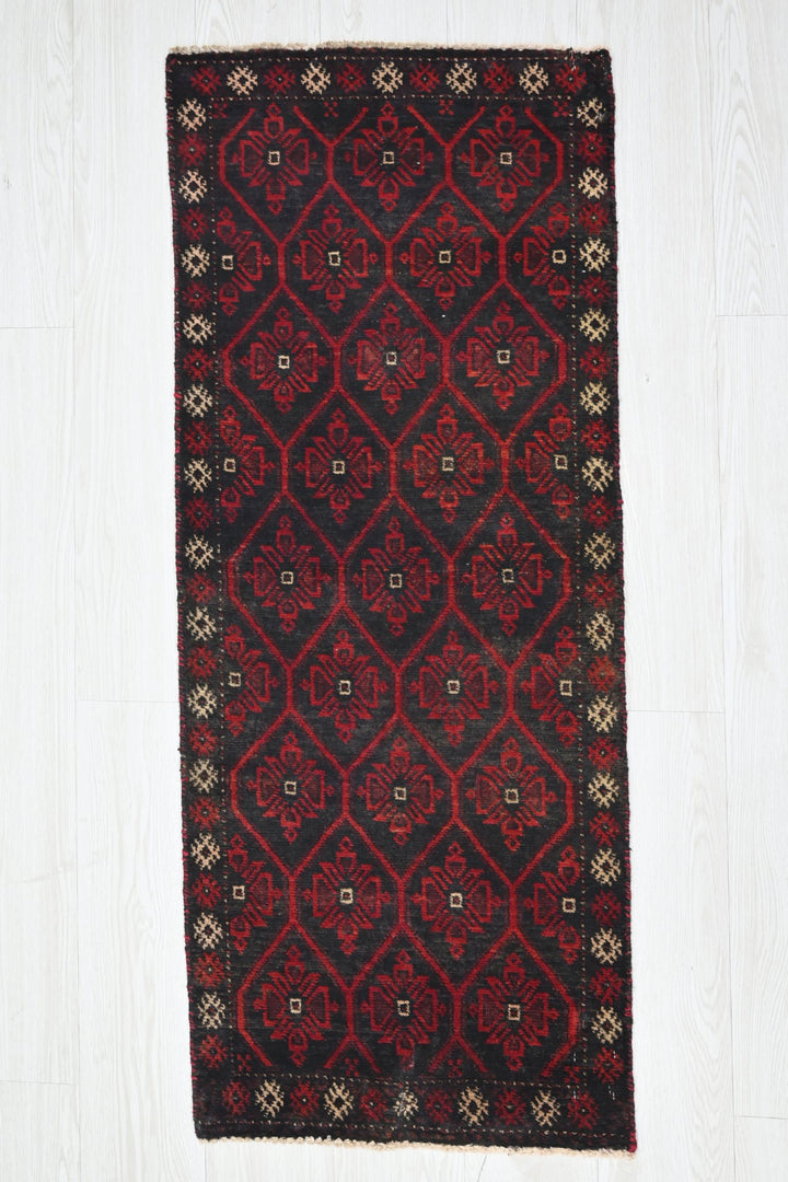 black Accent rug 1' 8" x 4' 2"