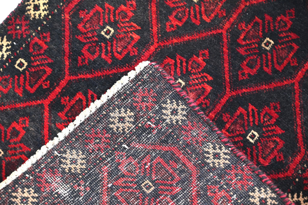black Accent rug 1' 8" x 4' 2"