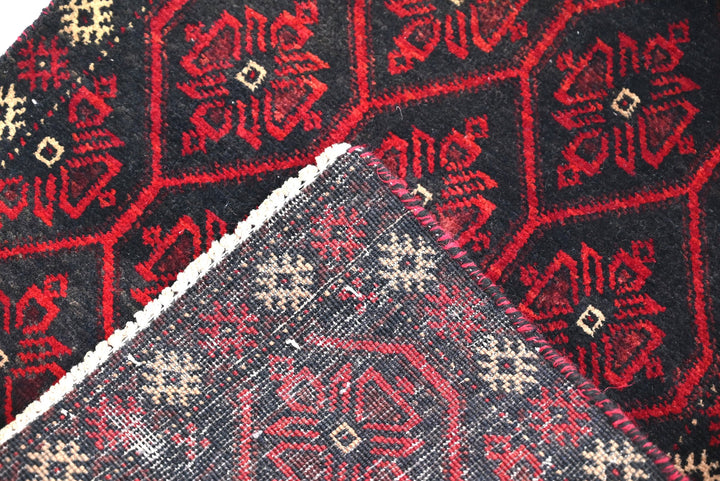 black Accent rug 1' 8" x 4' 2"