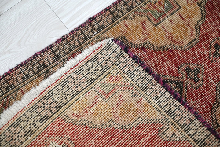 red Runner rug 1' 5" x 4' 4"