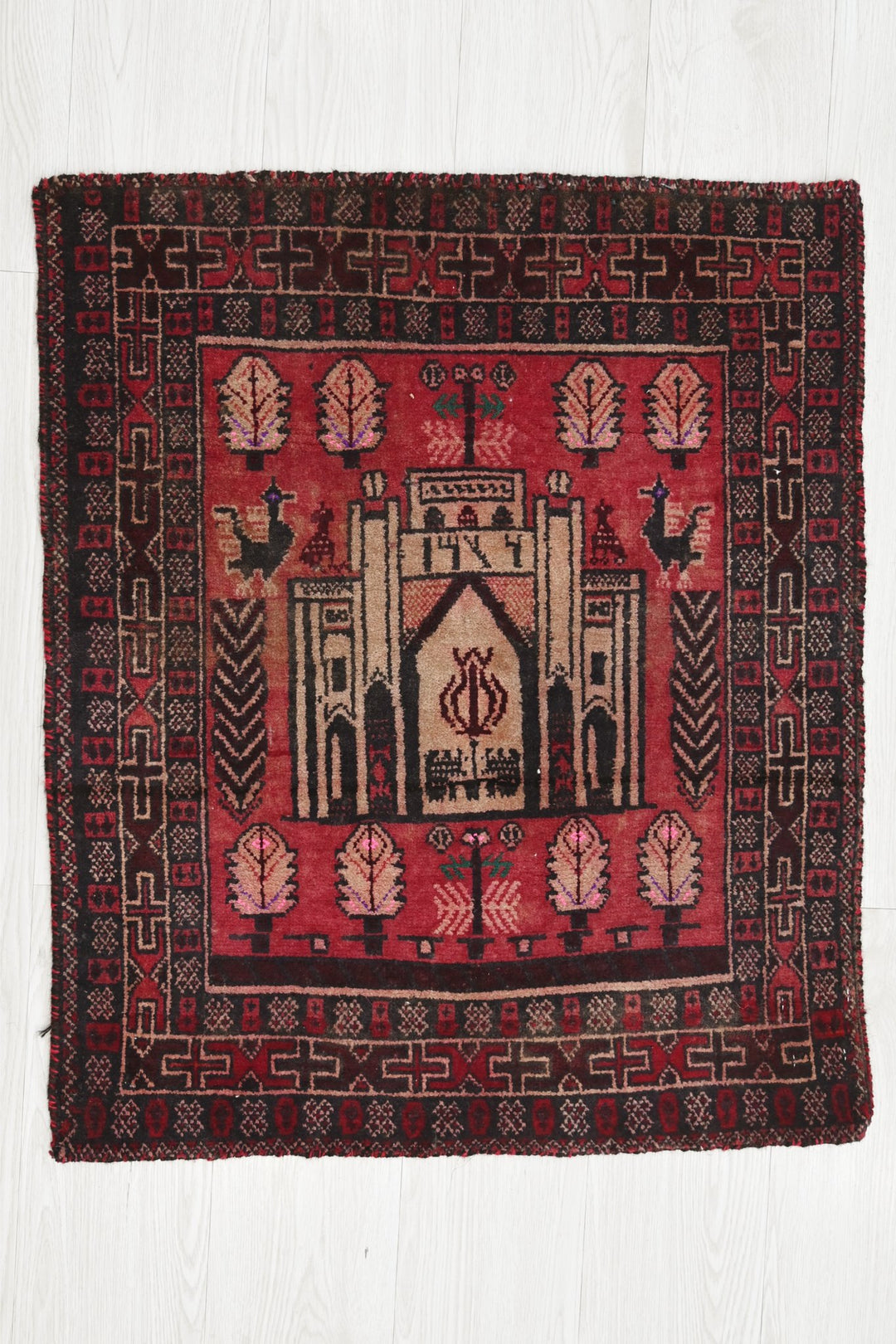 red Accent rug 2' 2" x 2' 6"