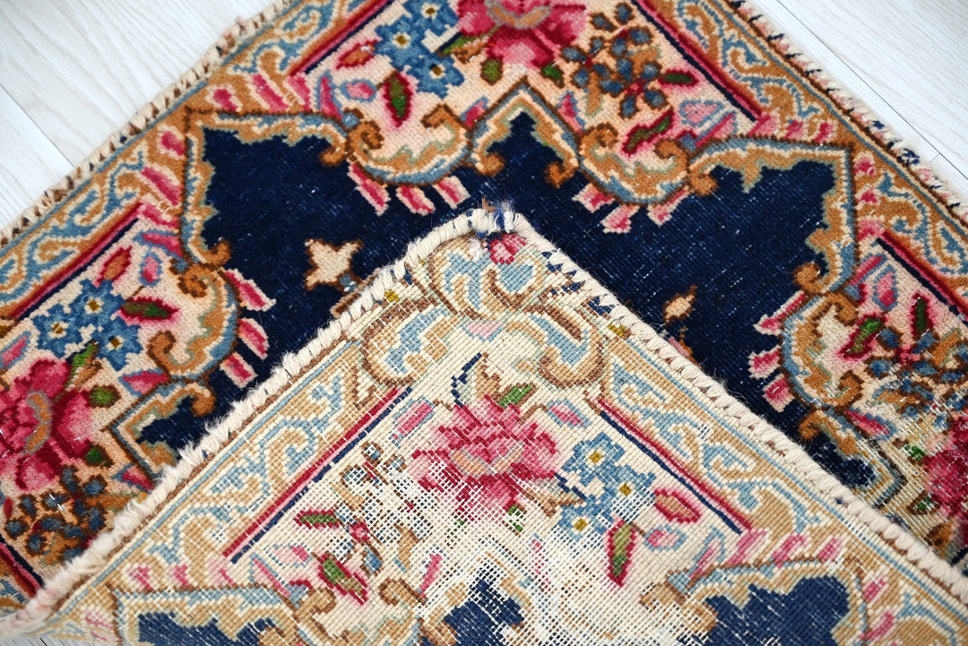 blue Accent rug 1' 7" x 1' 7"
