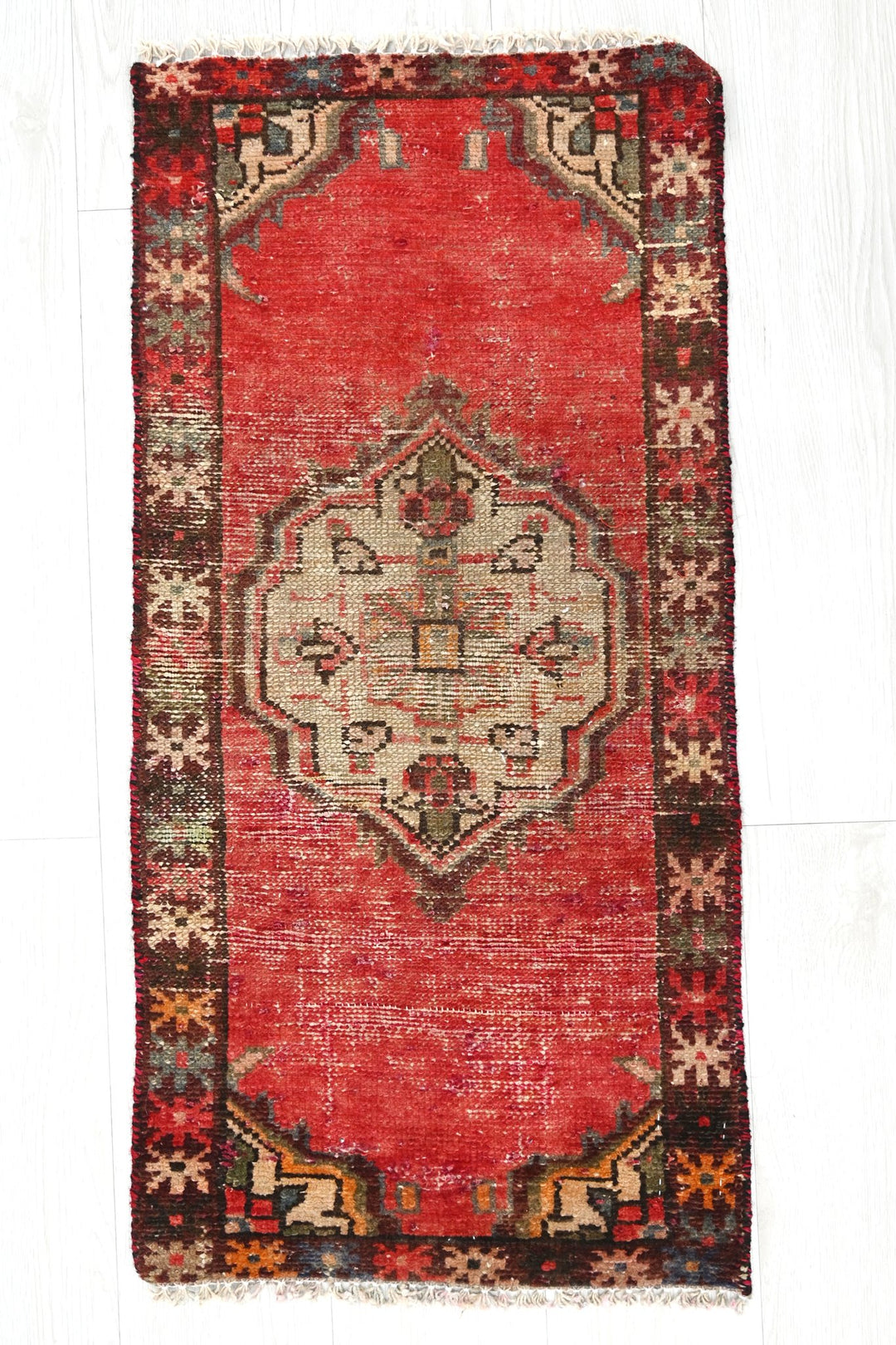 red Mini rug 1' 5" x 2' 10"