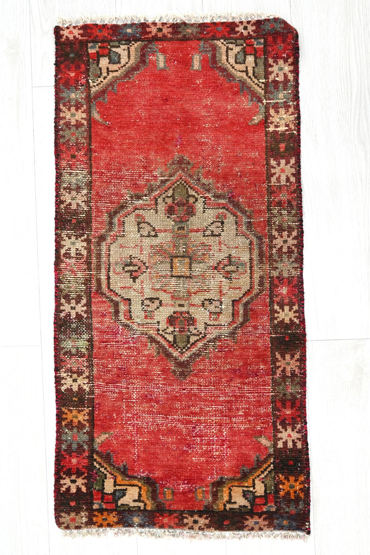 red Mini rug 1' 5" x 2' 10"