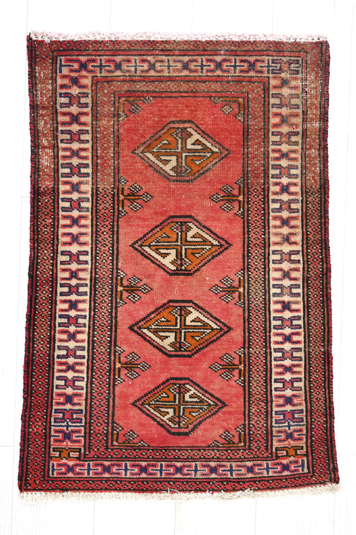 red Accent rug 1' 10" x 2' 9"