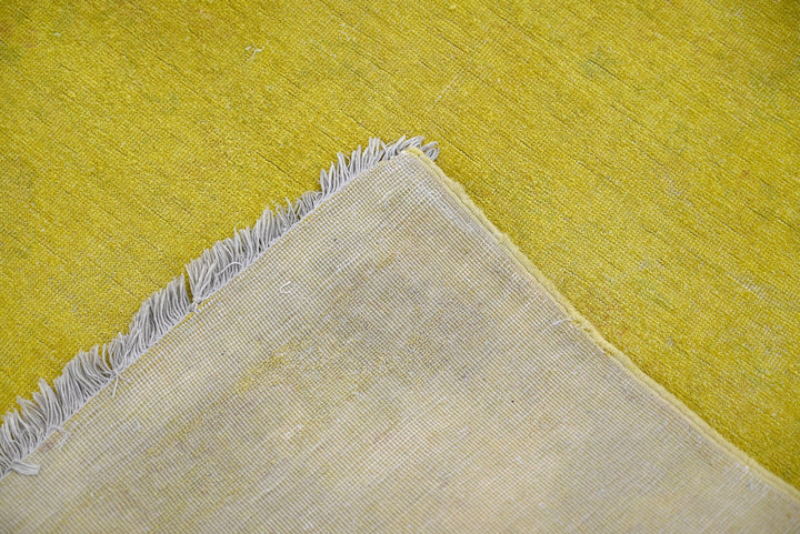 yellow Accent rug 2' 11" x 4' 10"