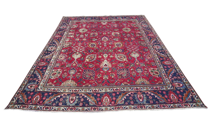 red Large rug 8' 0" x 10' 8"