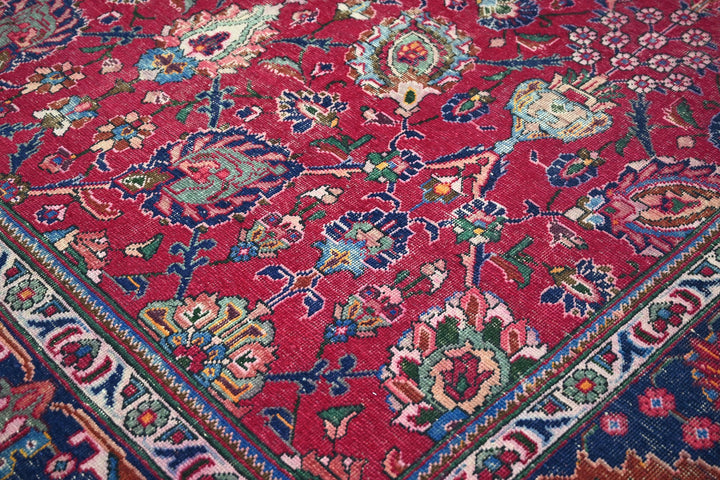 red Large rug 8' 0" x 10' 8"
