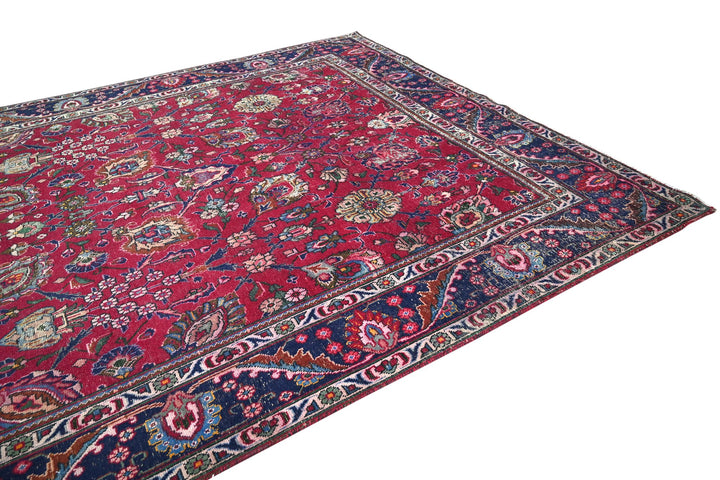 red Large rug 8' 0" x 10' 8"
