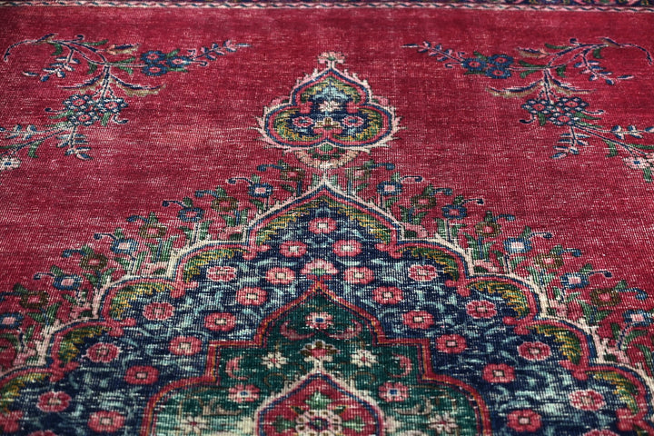 red Large rug 7' 4" x 9' 8"