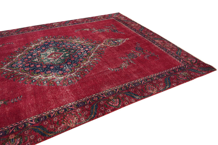red Large rug 7' 4" x 9' 8"