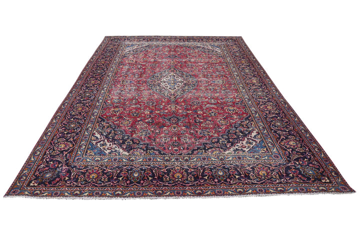 red Large rug 7' 10" x 11' 3"