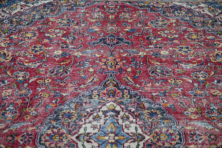 red Large rug 7' 10" x 11' 3"