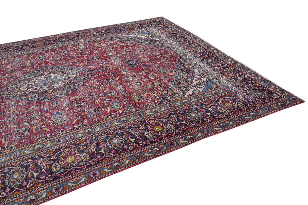 red Large rug 7' 10" x 11' 3"