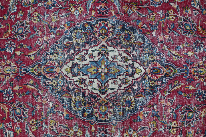 red Large rug 7' 10" x 11' 3"