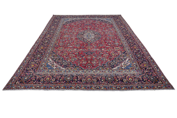 red Large rug 7' 10" x 11' 3"