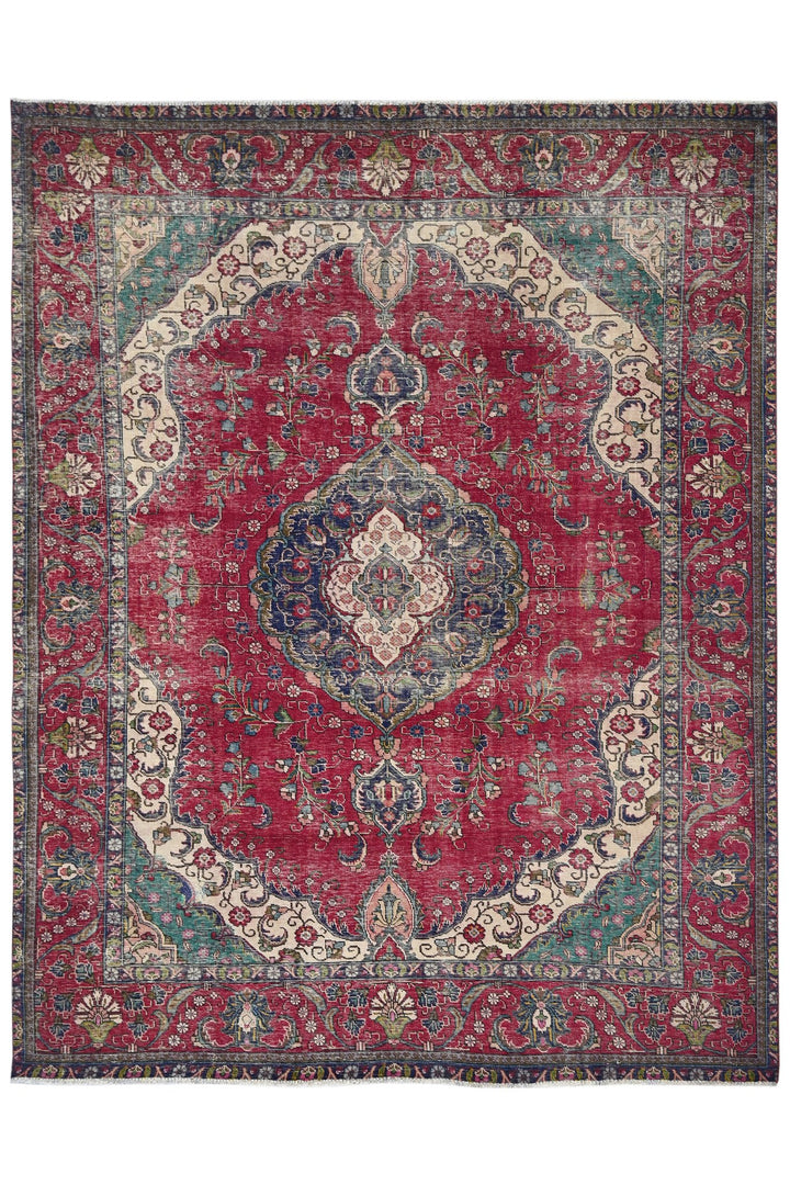 red Large rug 8' 0" x 10' 3"