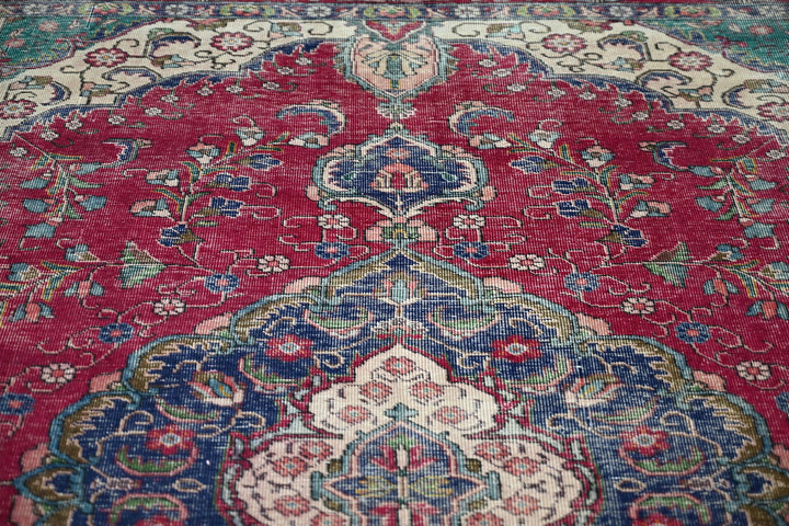 red Large rug 8' 0" x 10' 3"