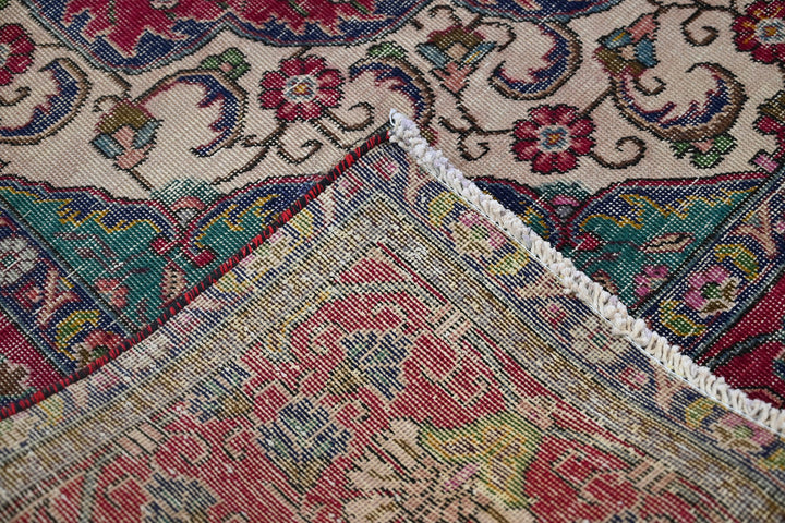 red Large rug 8' 0" x 10' 3"