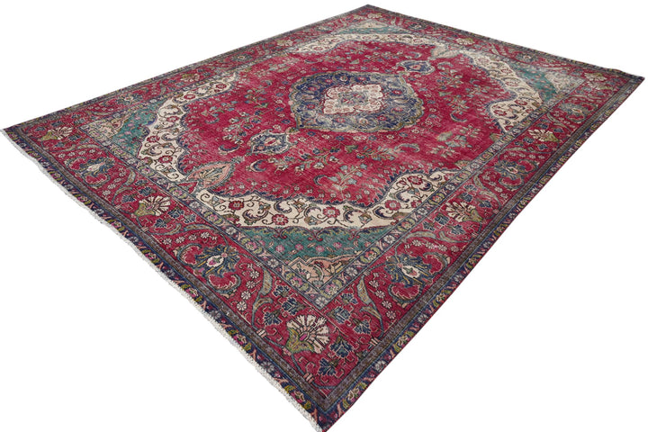 red Large rug 8' 0" x 10' 3"
