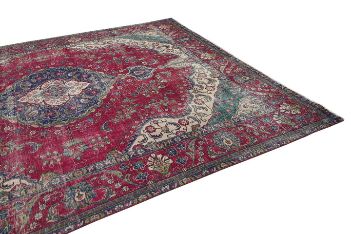 red Large rug 8' 0" x 10' 3"