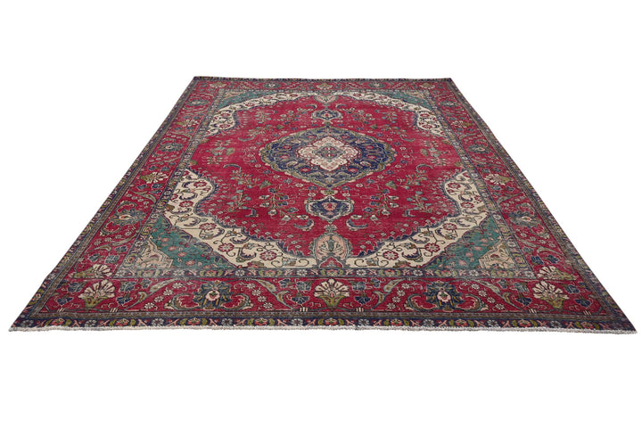 red Large rug 8' 0" x 10' 3"