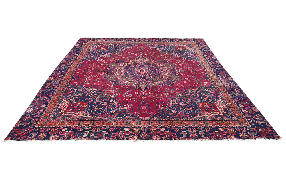 red Oversized rug 8' 6" x 9' 0"