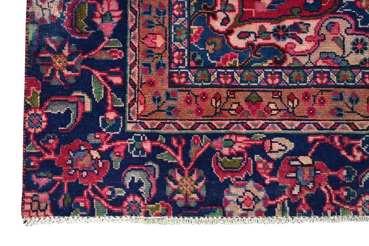 red Oversized rug 8' 6" x 9' 0"