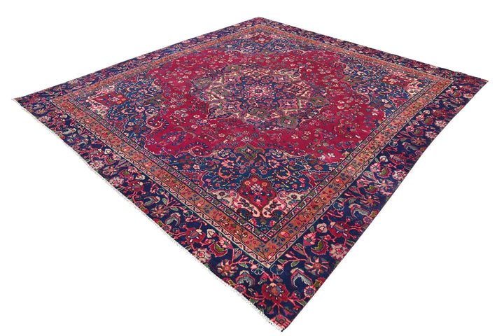 red Oversized rug 8' 6" x 9' 0"