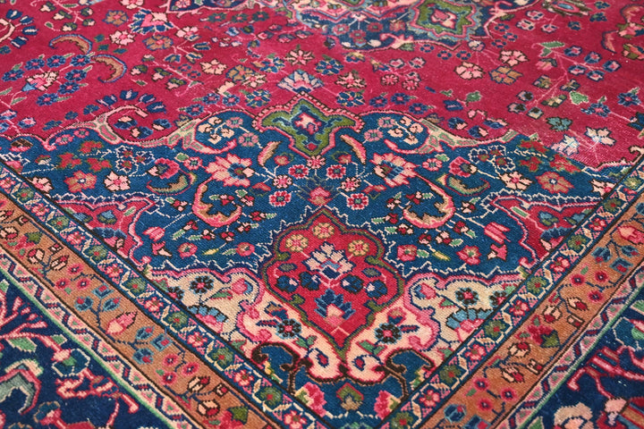 red Oversized rug 8' 6" x 9' 0"