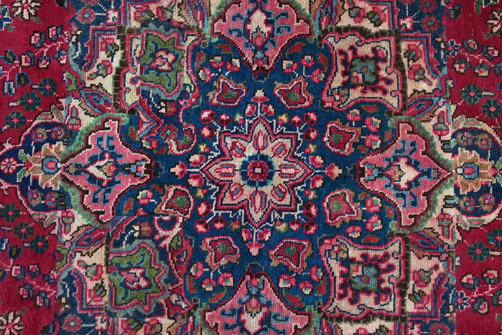 red Oversized rug 8' 6" x 9' 0"