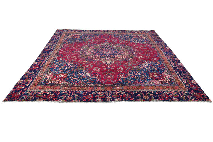 red Oversized rug 8' 6" x 9' 0"