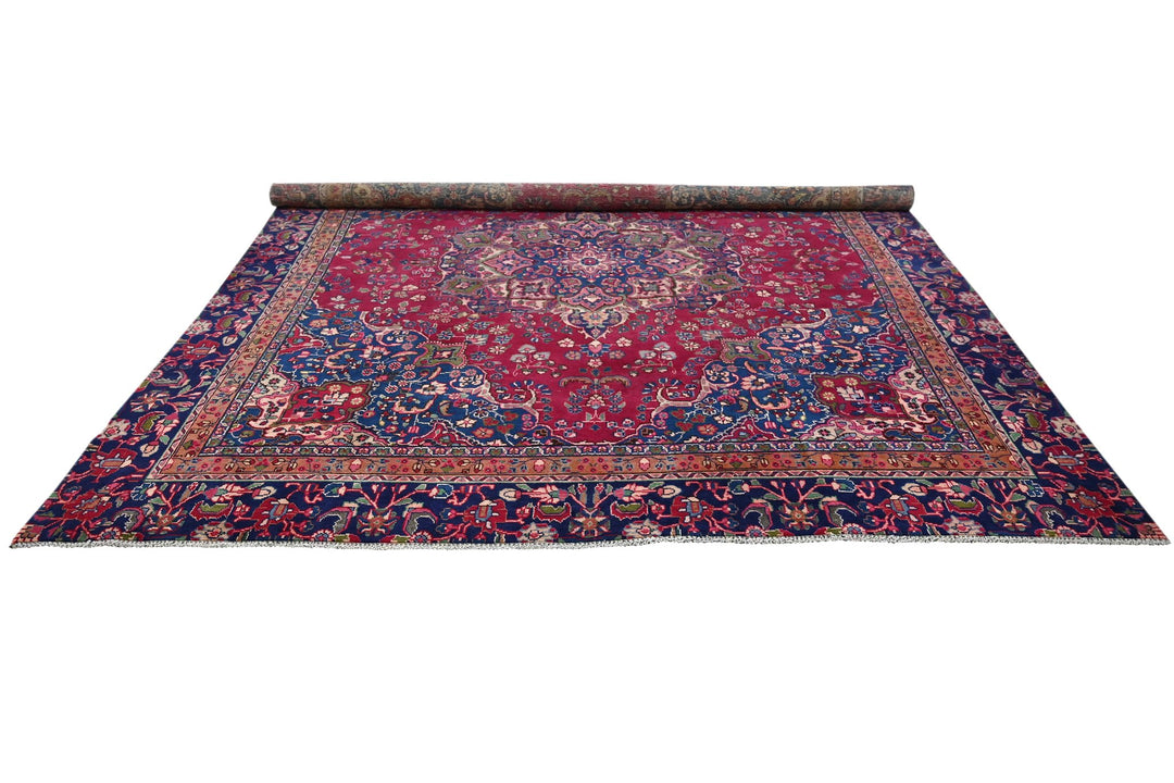 red Oversized rug 8' 6" x 9' 0"