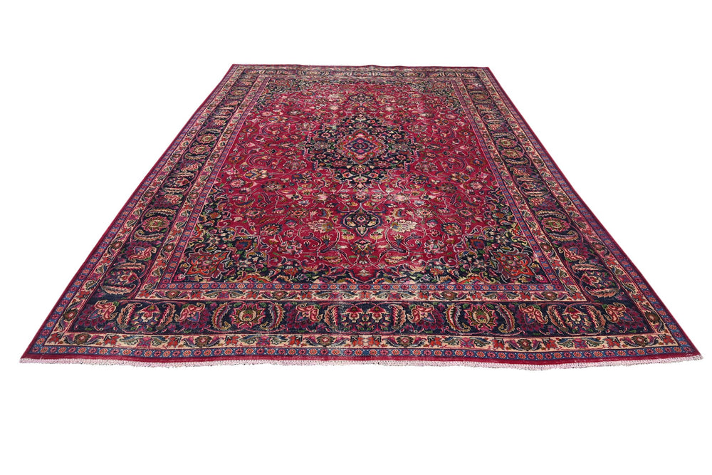 red Large rug 7' 9" x 10' 11"