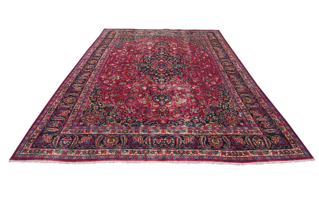 red Large rug 7' 9" x 10' 11"