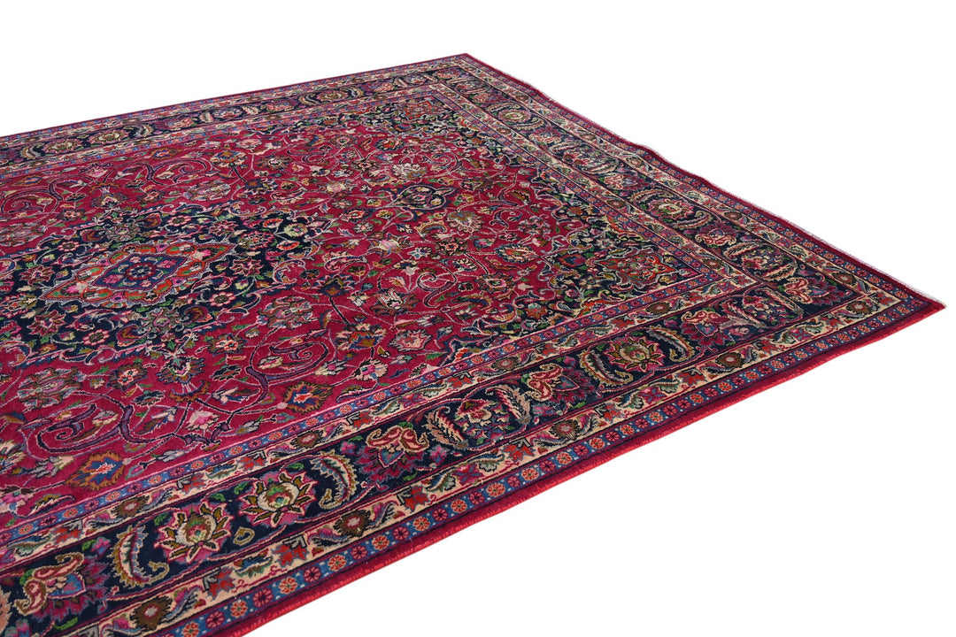 red Large rug 7' 9" x 10' 11"