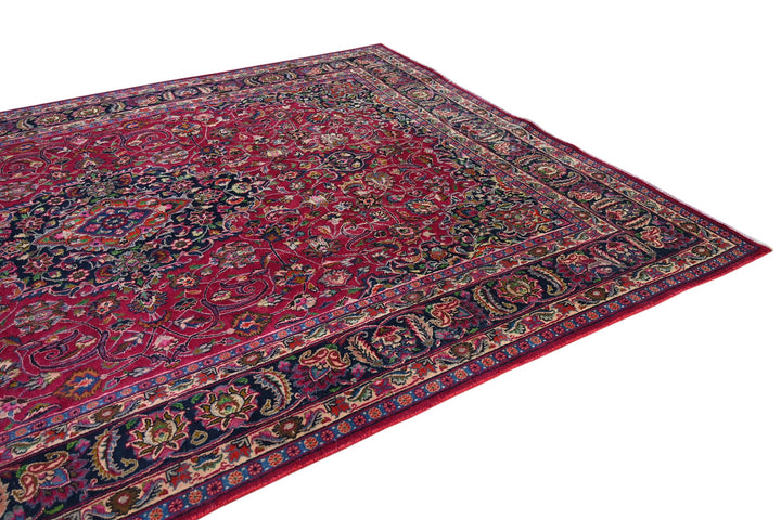 red Large rug 7' 9" x 10' 11"
