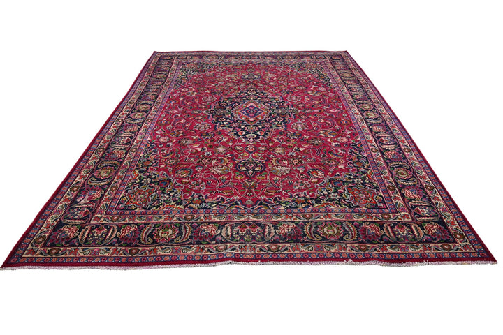 red Large rug 7' 9" x 10' 11"
