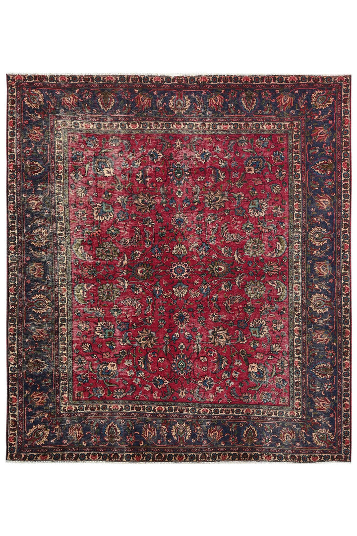 red Large rug 7' 10" x 8' 10"