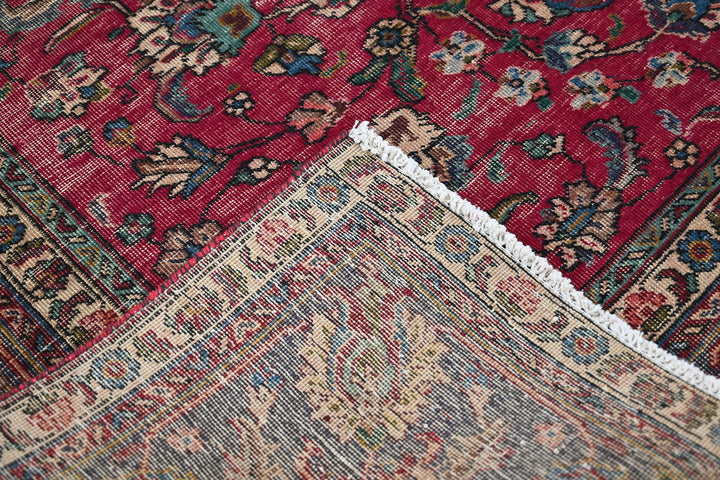 red Large rug 7' 10" x 8' 10"