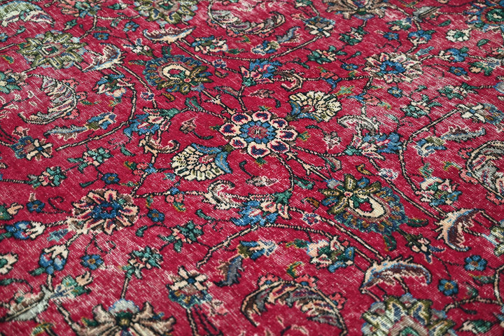 red Large rug 7' 10" x 8' 10"